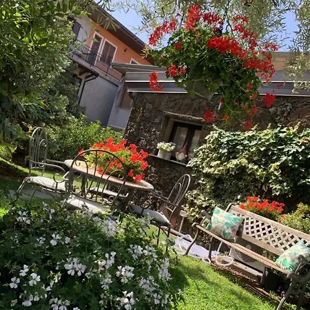La Casetta Dei Fiori Sull Etna *
