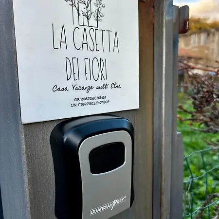 La Casetta Dei Fiori Sull Etna Dom wakacyjny *
